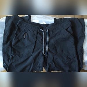 The North face black Convertible Capri/ Pant. Athleisure, Active Wear, Travel